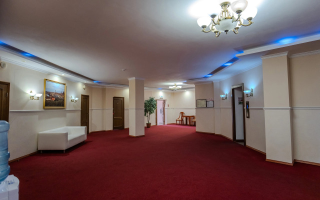 Gostinyij Dvor Hotel