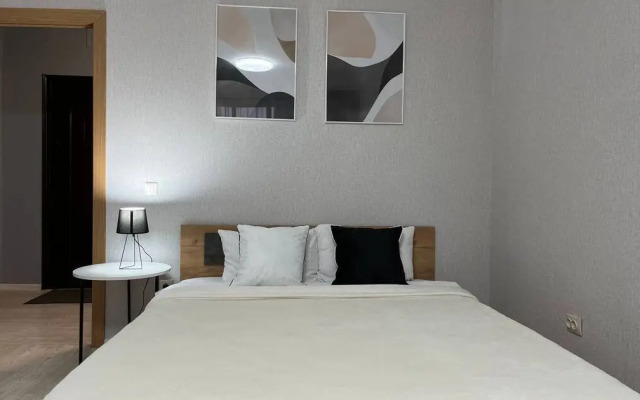 Апартаменты на улице Авиаторов 42