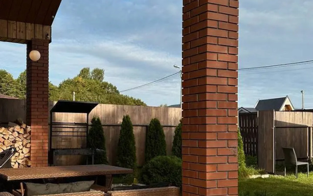 Частный  Дом с баней в поселке бизнес-класса