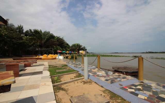 Whispering Palms Hotel and Resort