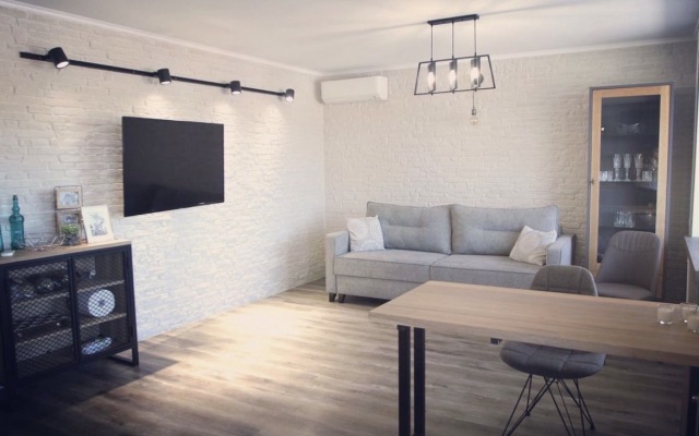 Shvedskie  Dvukhkomnatnye Lyuks Nemiga Apartments