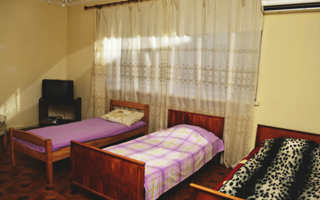 Sakarov & Tours Hostel