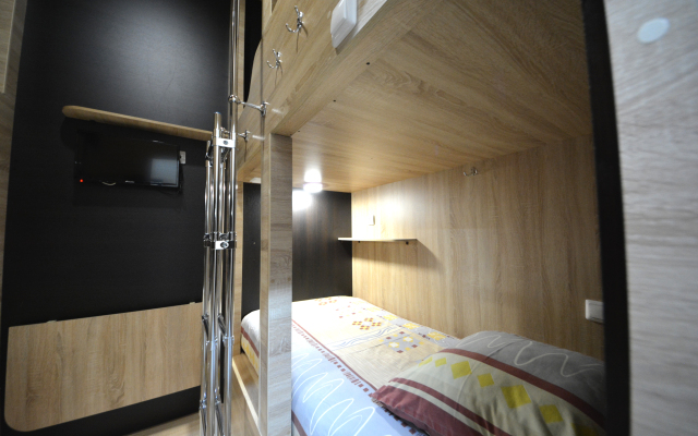 Capsule Aloha Hotel