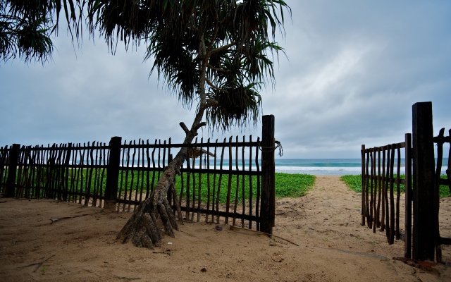 Отель Roman Beach