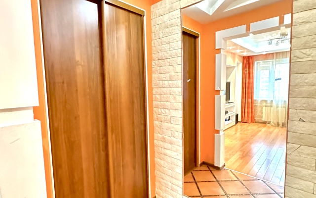 Svetlaya 2-komnatnaya: ryadom gostinnitsa Vorkuta i Tsentralnaya ploshad Flat