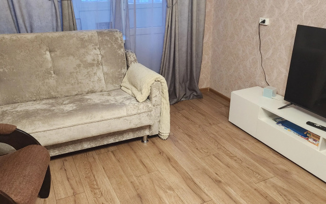 Уютная Двухкомнатная Квартира на Железнодорожной 15