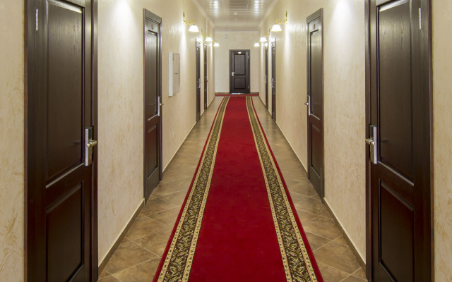 Grand Noy Hotel