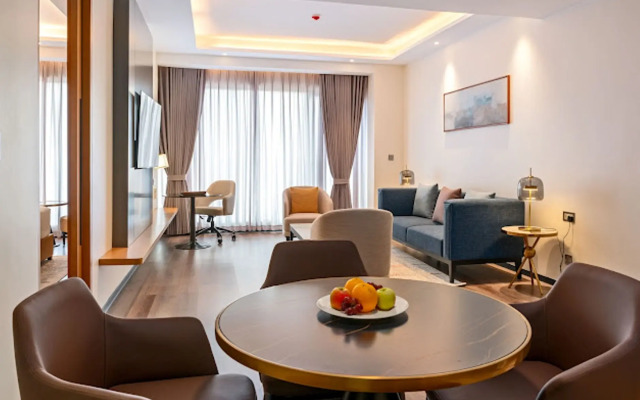 Bamus Sarovar Portico Hotel