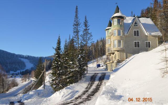 Отель Загородный Замок Эдельвейс