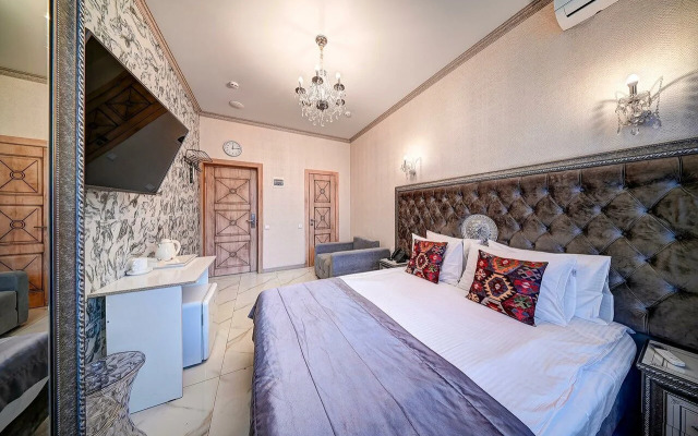 Semeinye u morya s basseinom Apartment