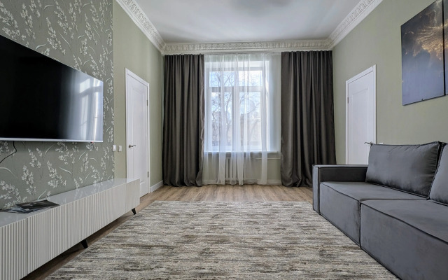 svobodna Berezhkovskaya Naberezhnaya Flat