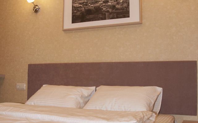 Апартаменты студия 3 Исполкомская 4-6