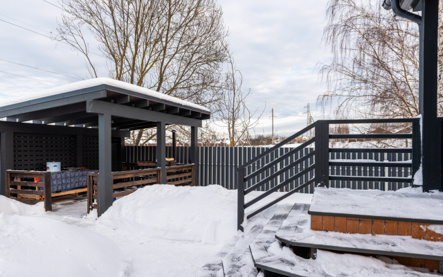 Гостевой дом LuckyHomeRent Домик у Озера 1