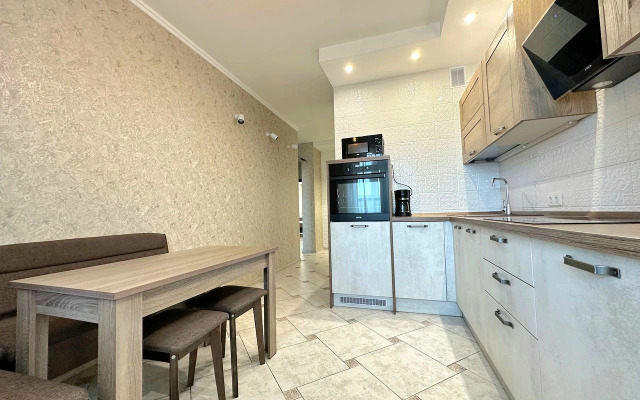 Dvukhkomnatnaya s balkonom na Pritomskom Flat