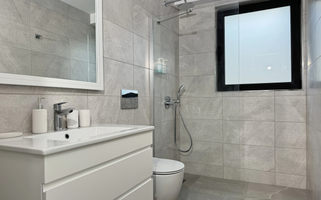 Sovremennoye Bungalo Na Beregu Sredizemnogo Morya Bungalow