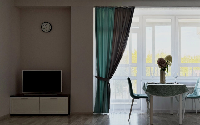 Na Vzlyotnoy Ulitse 7l Flat