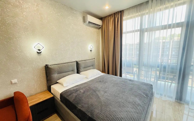Uyutnye apartamenty s vidom na basseyn Apartments