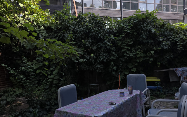 Апартаменты Nana's Apartment With Garden