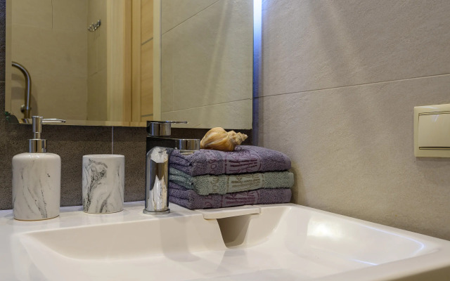 Апартаменты Студия у метро Окружная  Bon Voyage