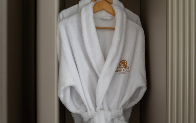 Grand Royal Residences Apartment Complex