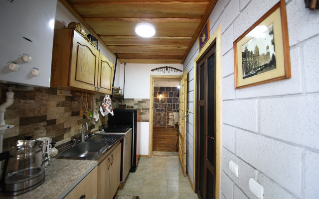 Alashkert Guest house