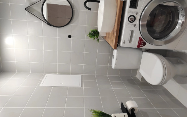 Uyutnaya studiya ryadom s parkom Apartments