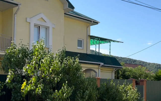 Меблированные комнаты  Малахит