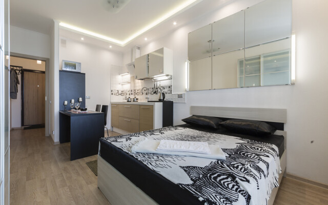 Admirala Cherkova 18/1 Flat