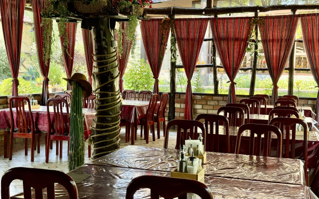 Kolorado Hotel