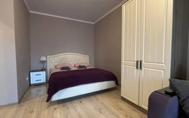 V Zhk Tsentralny Flat