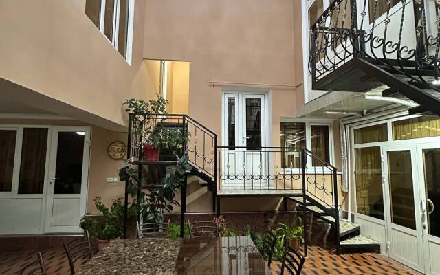 Chehra Private house