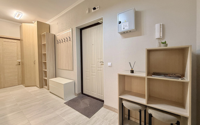 Жилое помещение 2-к квартира у метро Молодежная с яркими закатами