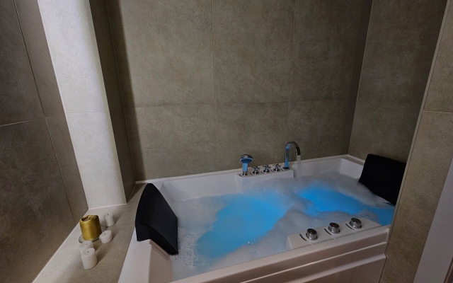 Квартира Апартаменты с Джакузи и видом на закат