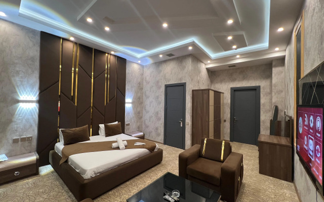Royal Mansion Hotel