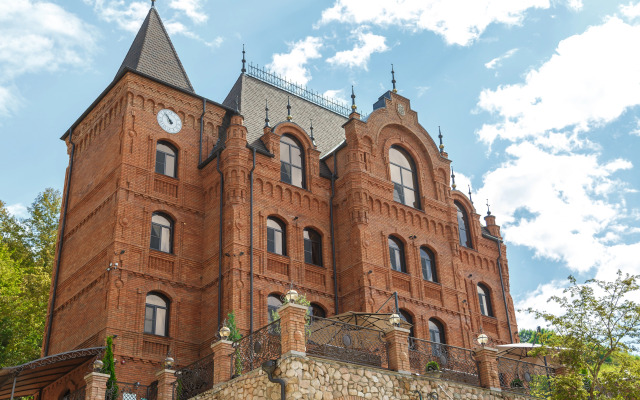 Dakhovskaya Sloboda Hotel