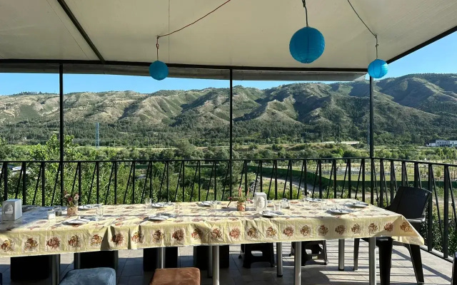 Отель Holiday Garden Tbilisi