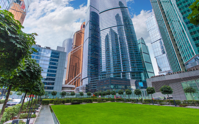 Апартаменты Комфортная студия на 35 этаже башни Оko