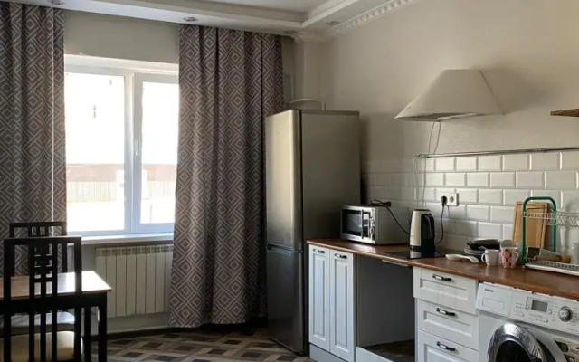 Апартаменты для 4- 5 гостей около площади Орджоникидзе