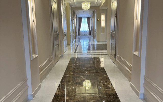Hotel Emily Grand Palace