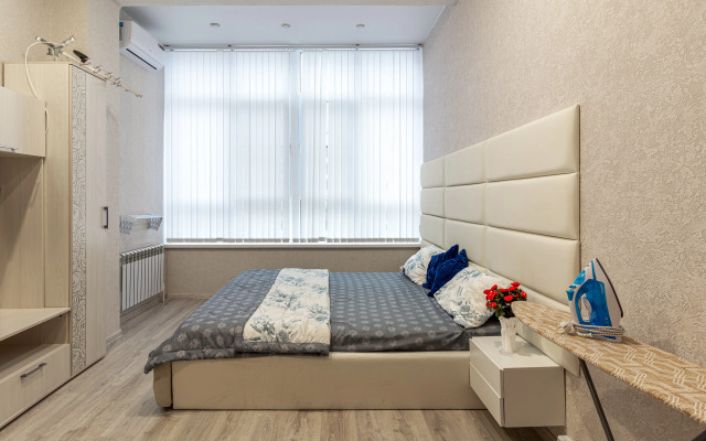 Znamenitaya Krymskaya Flat