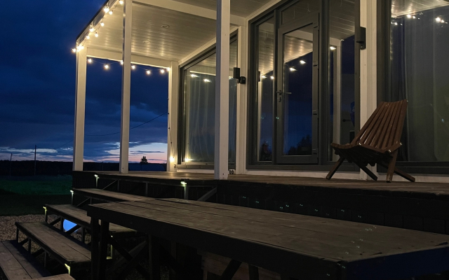 Частный дом  Belov House  с панорамным остеклением у леса