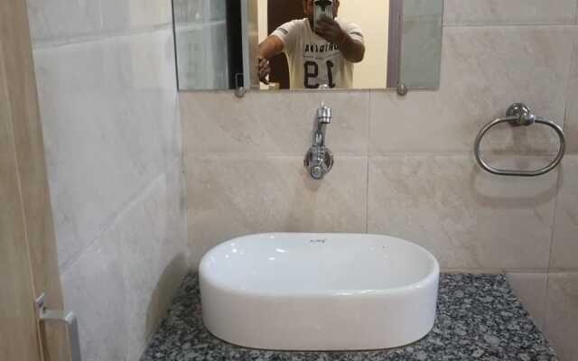 New Pathik Hotel