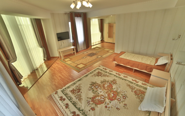 Karavan Hotel
