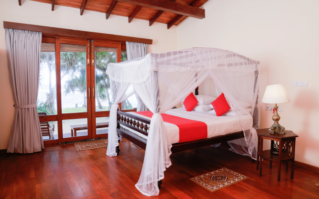 South Point Villa - 3 bedroom Beach Front Villa