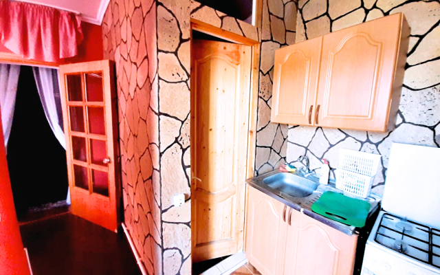 Квартира двухкомнатная на втором этаже