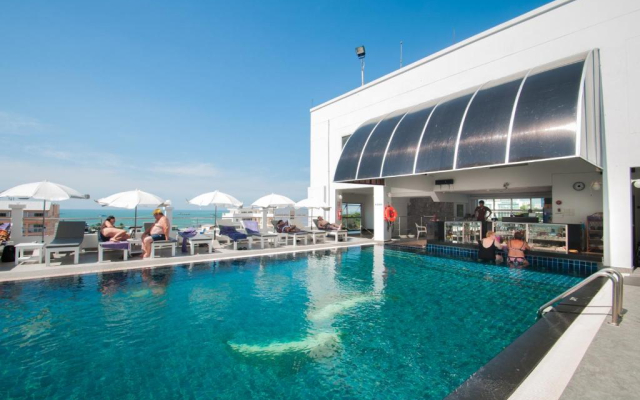 Отель Flipper House