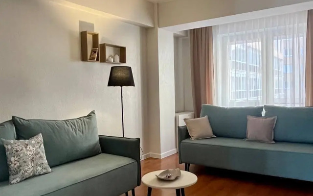 Na Ulitse Baykalskaya 107A/1 Flat
