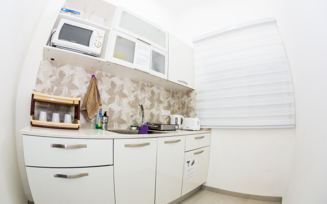 Car4 U Studio Apartments