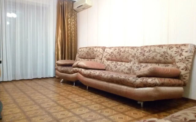 4kh Komnatnyye Na Ul Sverdlova 48 Apartments