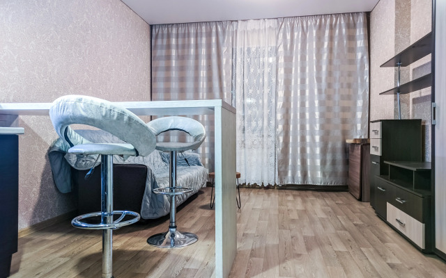 V Prestizhnom Rayone S Vidom Na Reku I Park Flat